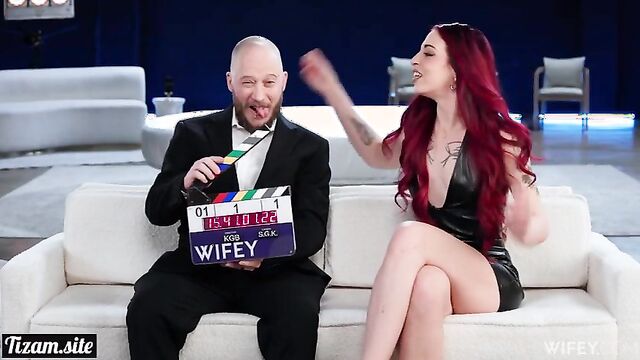 Трахнутая негром при муже (Wifey)
